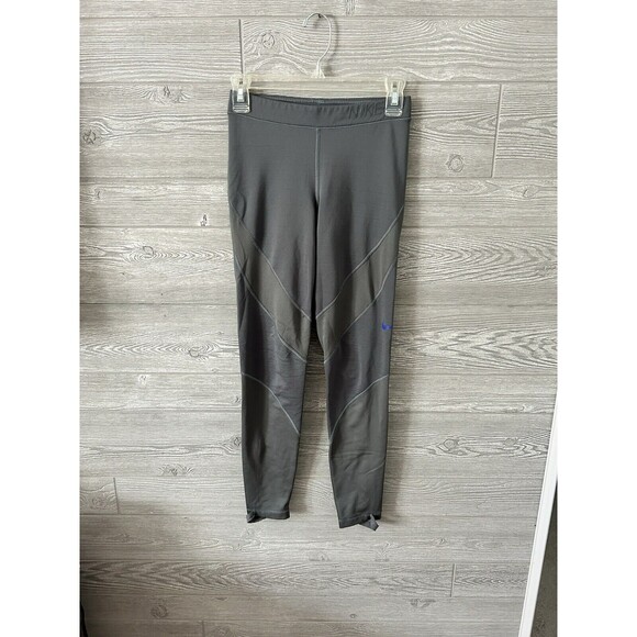 Women’s‎ Nike Pro Spandex Leggings Hyper warm Stirrup Size Medium Compression - Picture 1 of 11